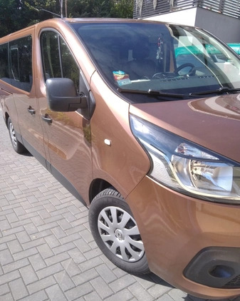 Renault Trafic cena 63900 przebieg: 386000, rok produkcji 2015 z Lipsko małe 37
